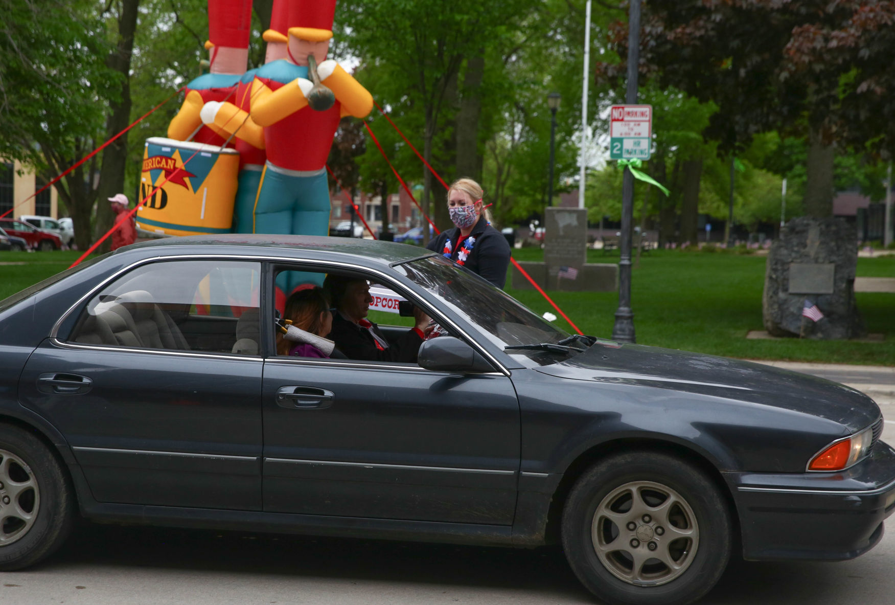 Downtown Mason City Reverse Parade (17).jpg